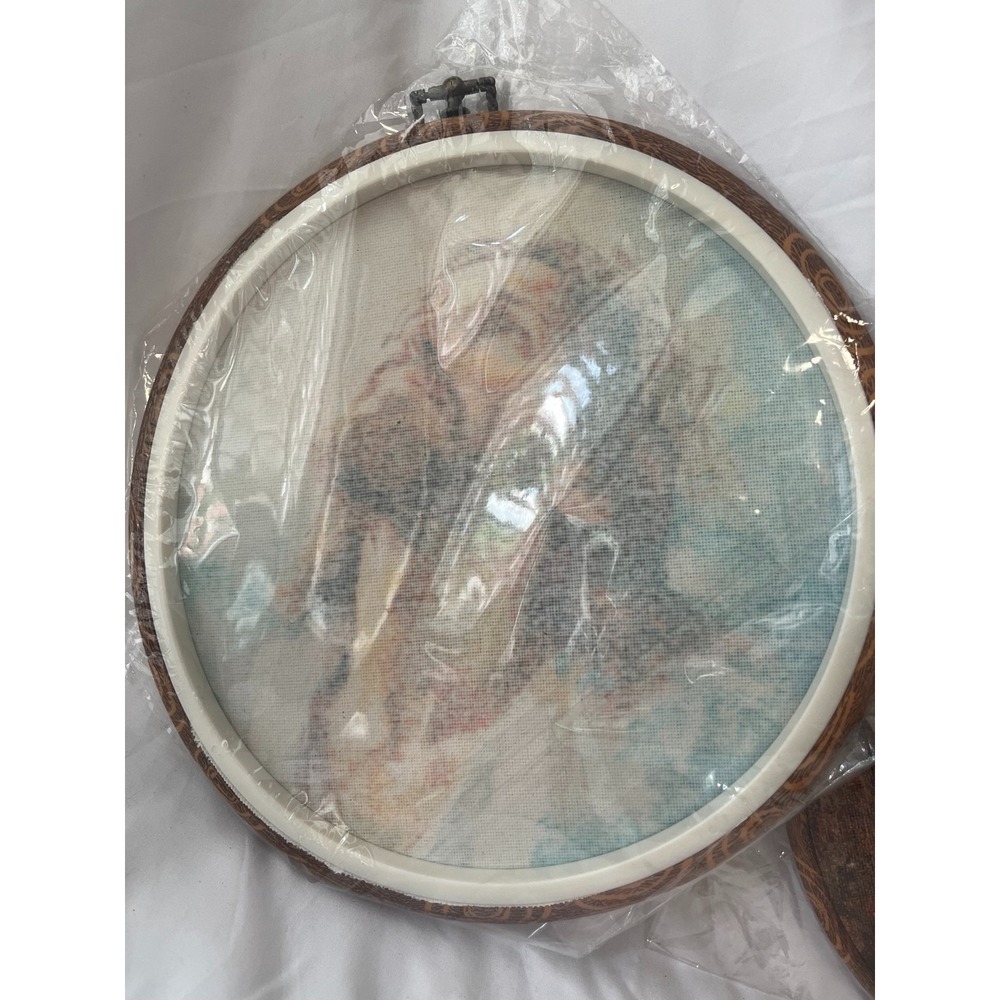 Set of 2 Christian Religious Round Fabric Wall Hanging Prints Home Decor New - Picture 5 of 6